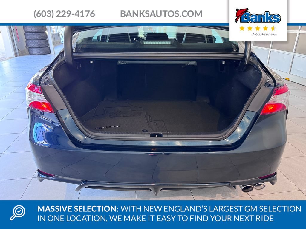 Used 2020 Toyota Camry SE w/ Carpet Mat Package AWD/4WD image 8