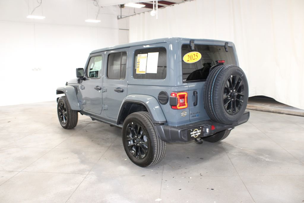 Used 2025 Jeep Wrangler Unlimited Sahara w/ Safety Group image 7