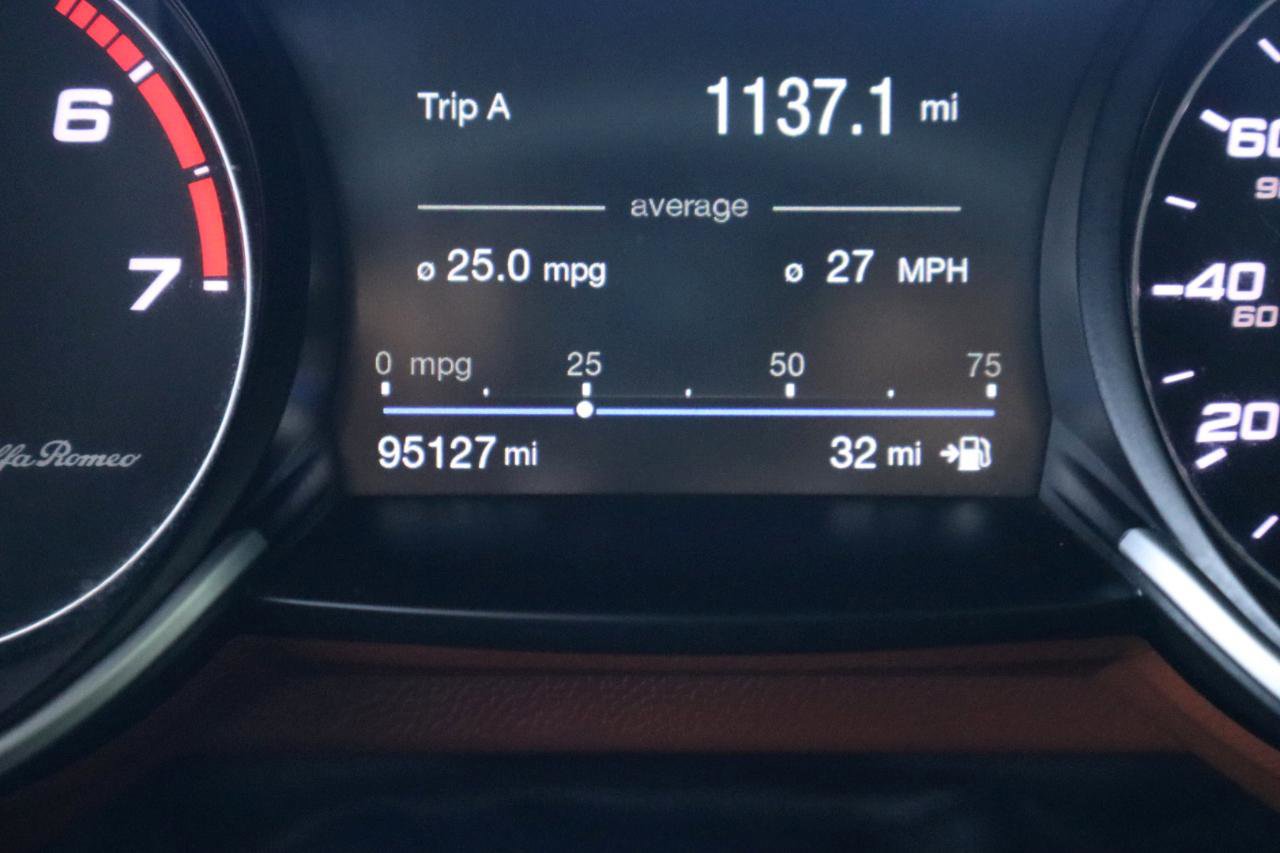 Used 2017 Alfa Romeo Giulia RWD image 20