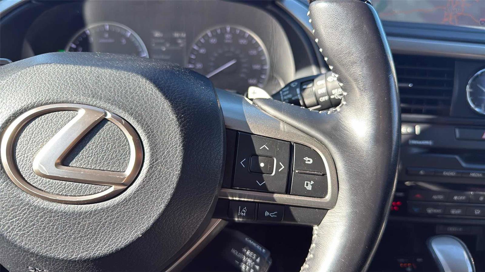 Used 2021 Lexus RX 350L Luxury w/ Accessory Package image 19