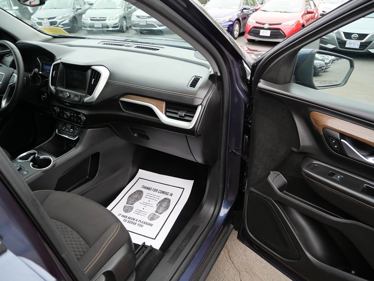 Used 2019 GMC Terrain SLE w/ Driver Convenience Package AWD/4WD image 17