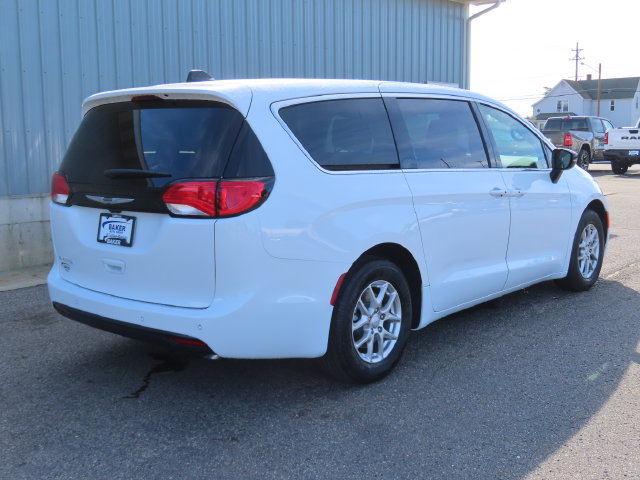 New 2027 Chrysler Pacifica LX FWD image 3