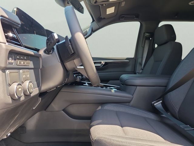 New 2026 Chevrolet Suburban LS w/ LPO, Dark Essentials Package RWD image 21