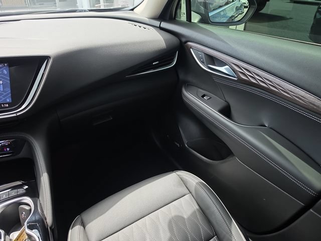 Certified 2021 Buick Envision Avenir w/ Technology Package II FWD image 14