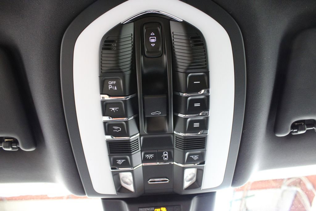 New 2026 Porsche Macan image 36