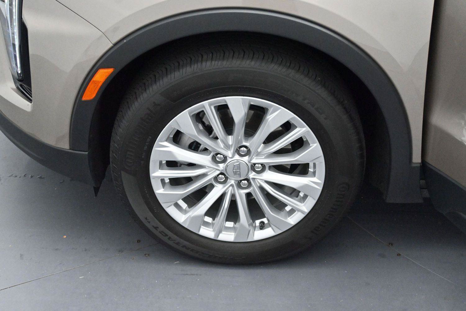 Certified 2024 Cadillac XT4 Luxury w/ Cold Weather Package FWD image 30