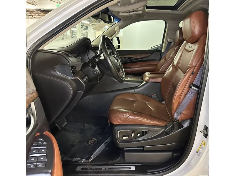 Used 2016 Cadillac Escalade Premium AWD/4WD image 19