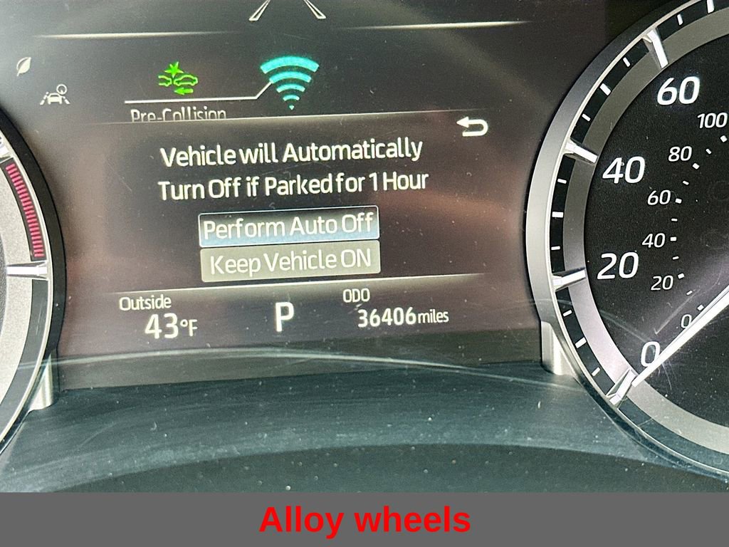 Used 2024 Toyota Highlander LE AWD/4WD image 17