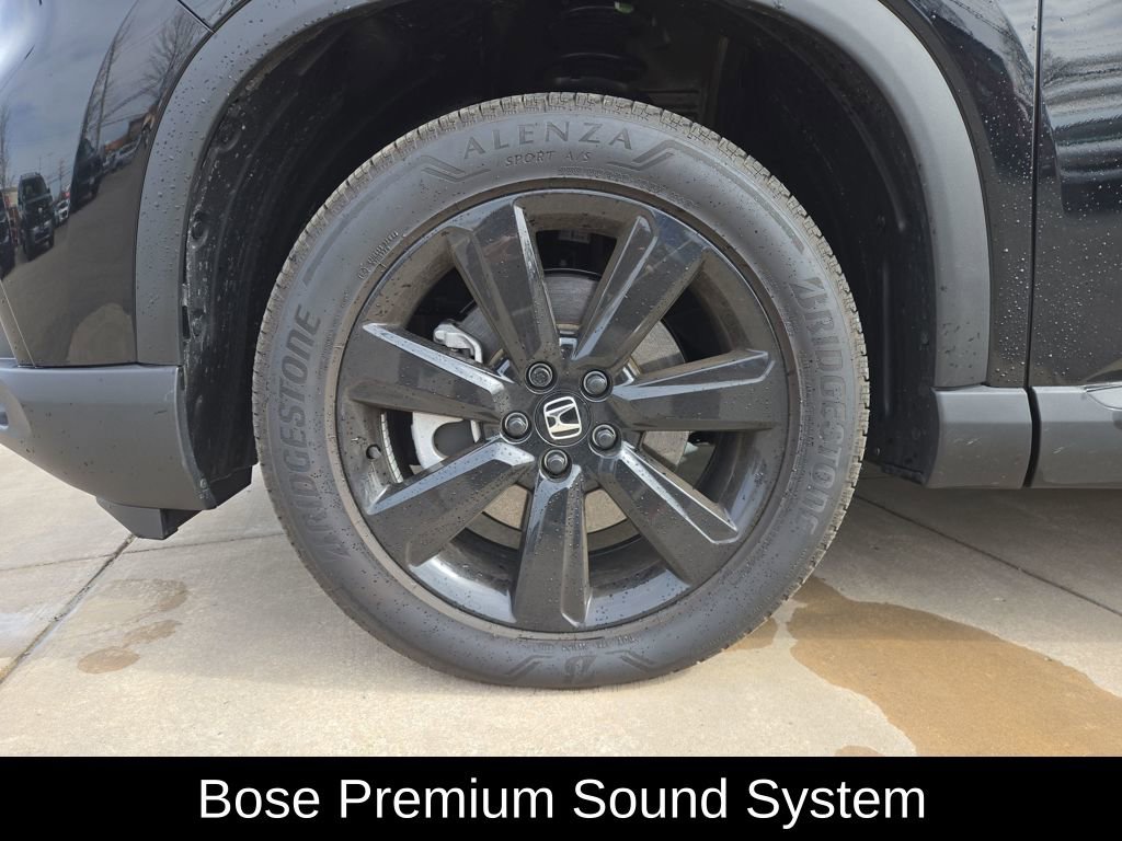 Certified 2025 Honda Pilot Black Edition image 9