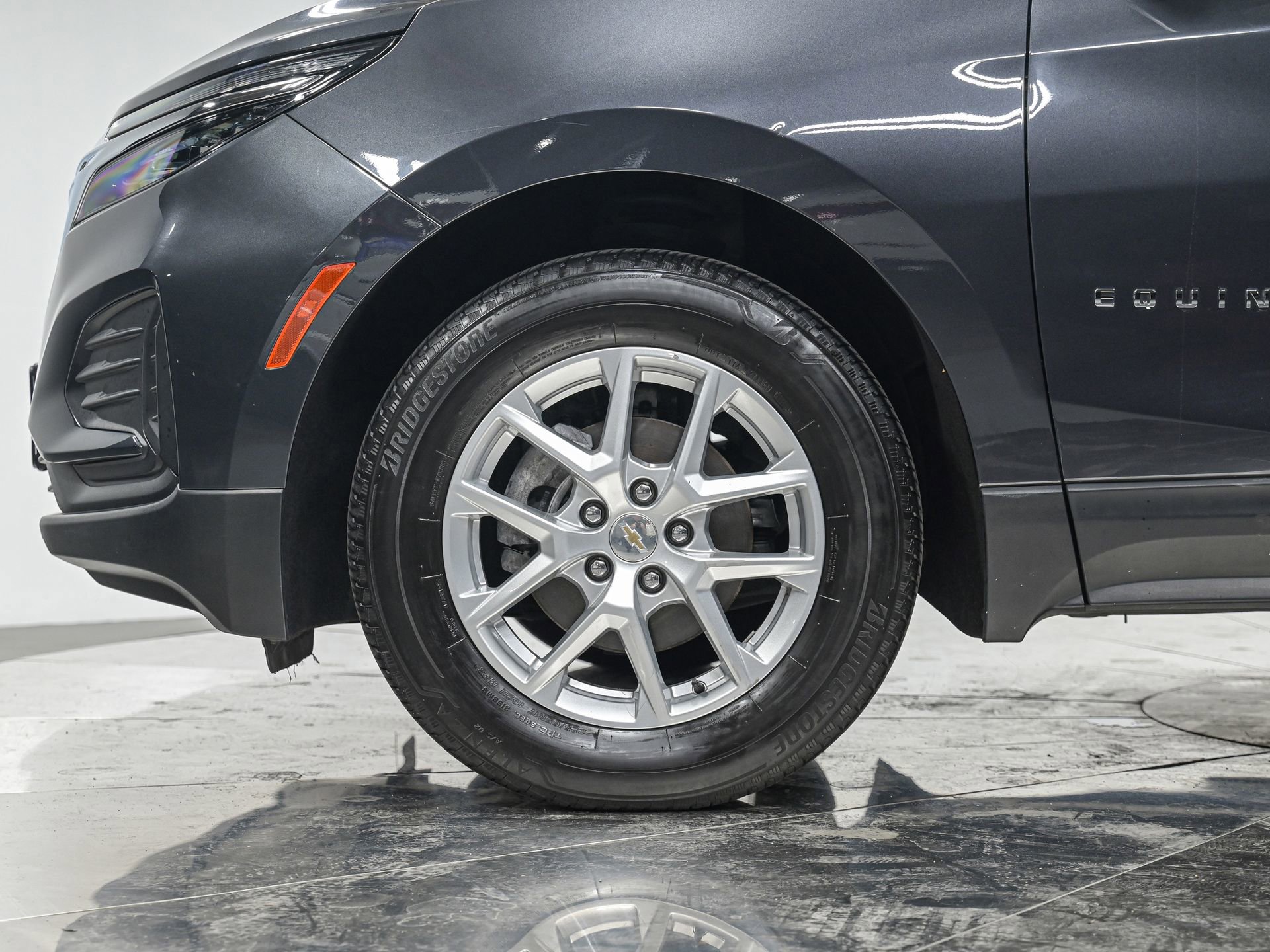 Used 2022 Chevrolet Equinox LS w/ LS Convenience Package image 3