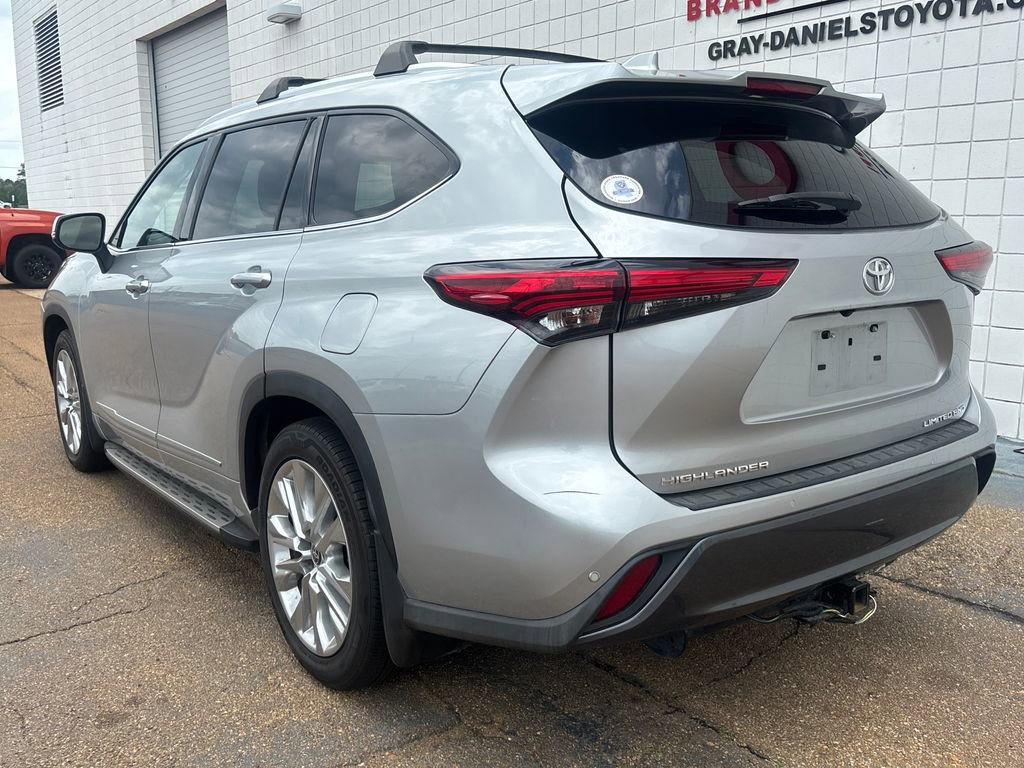 Used 2021 Toyota Highlander Limited AWD/4WD image 5