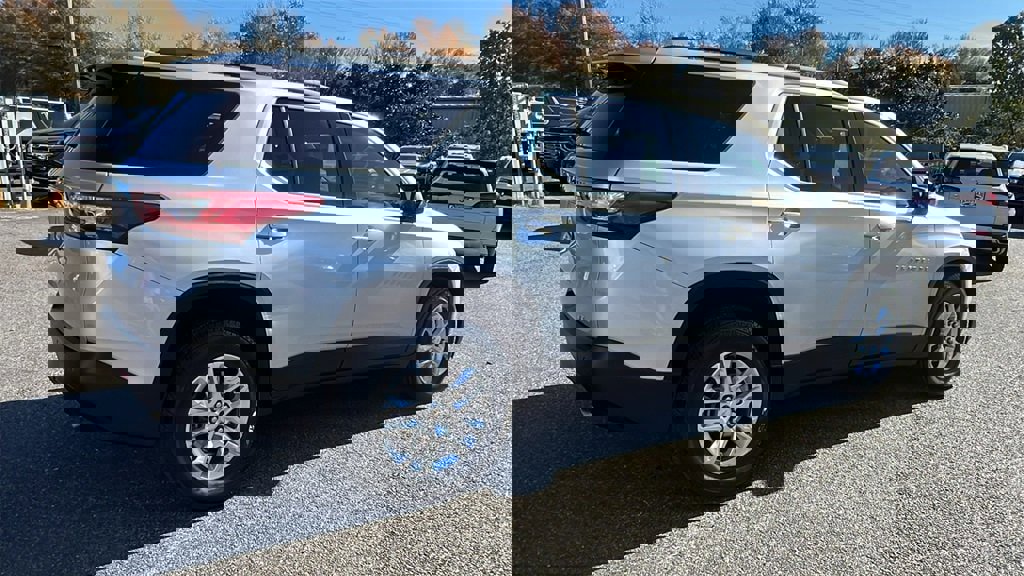 Used 2021 Chevrolet Traverse LT image 5
