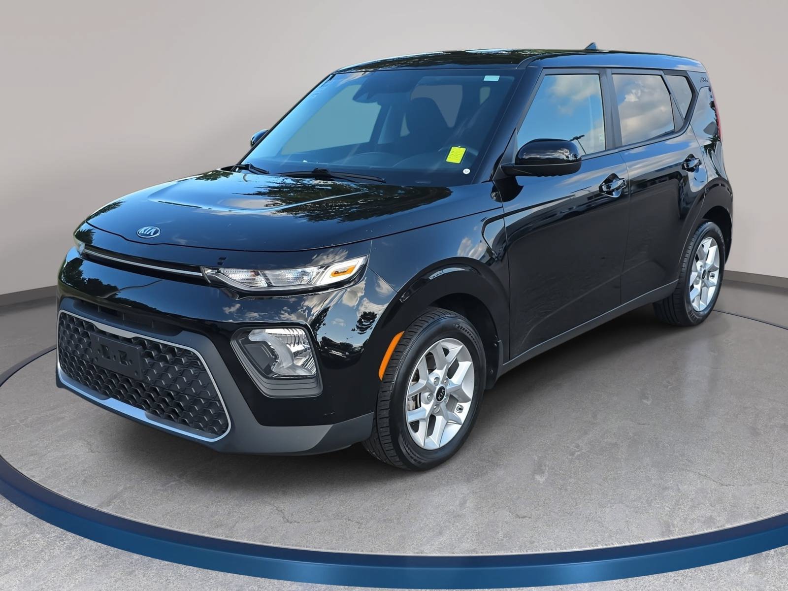 Used 2020 Kia Soul S FWD image 1