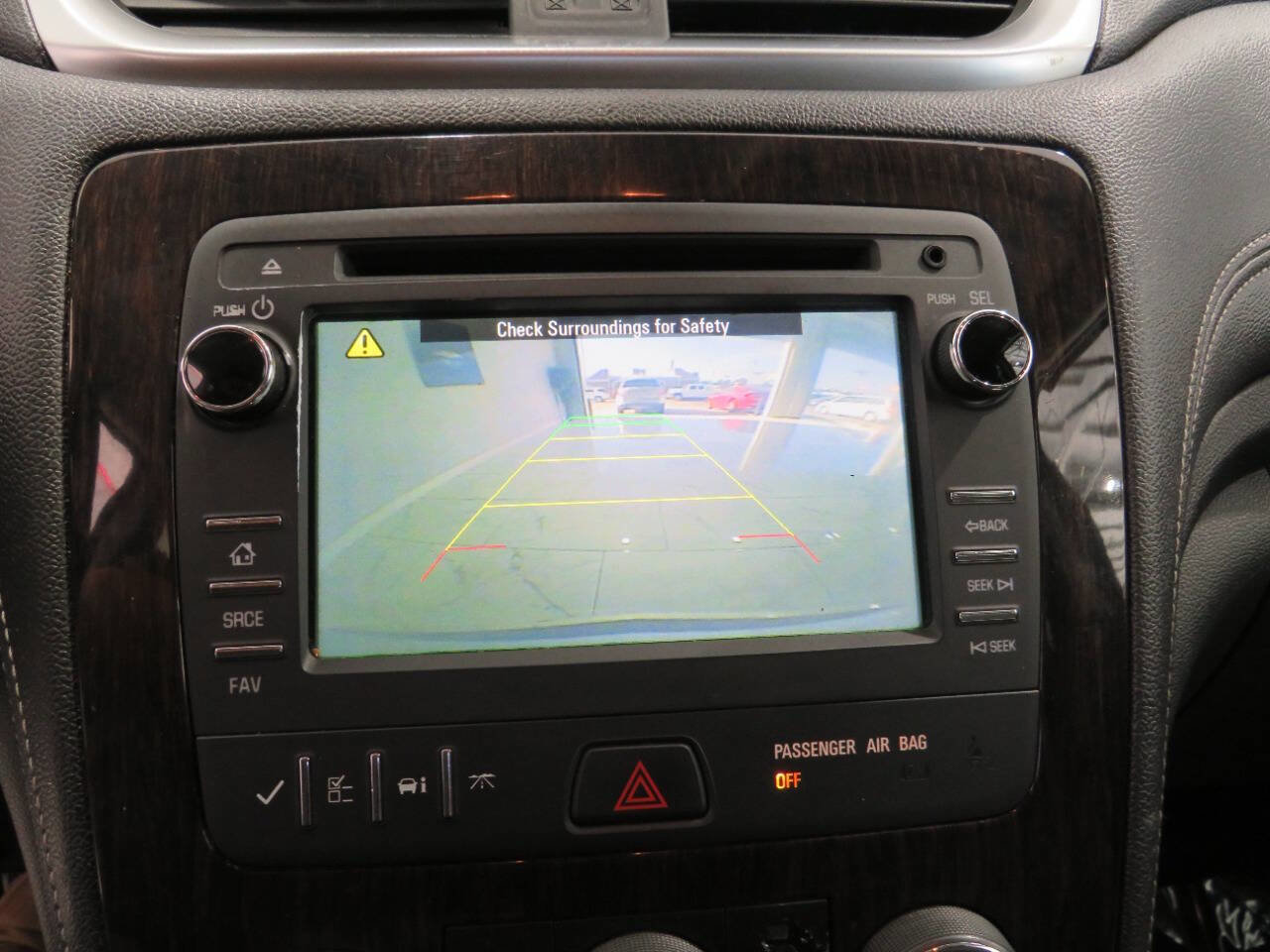 Used 2016 Chevrolet Traverse LT w/ Style and Technology Package image 24