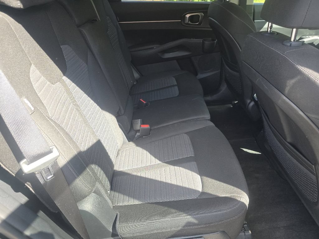 Used 2026 Kia Sorento LX FWD image 18