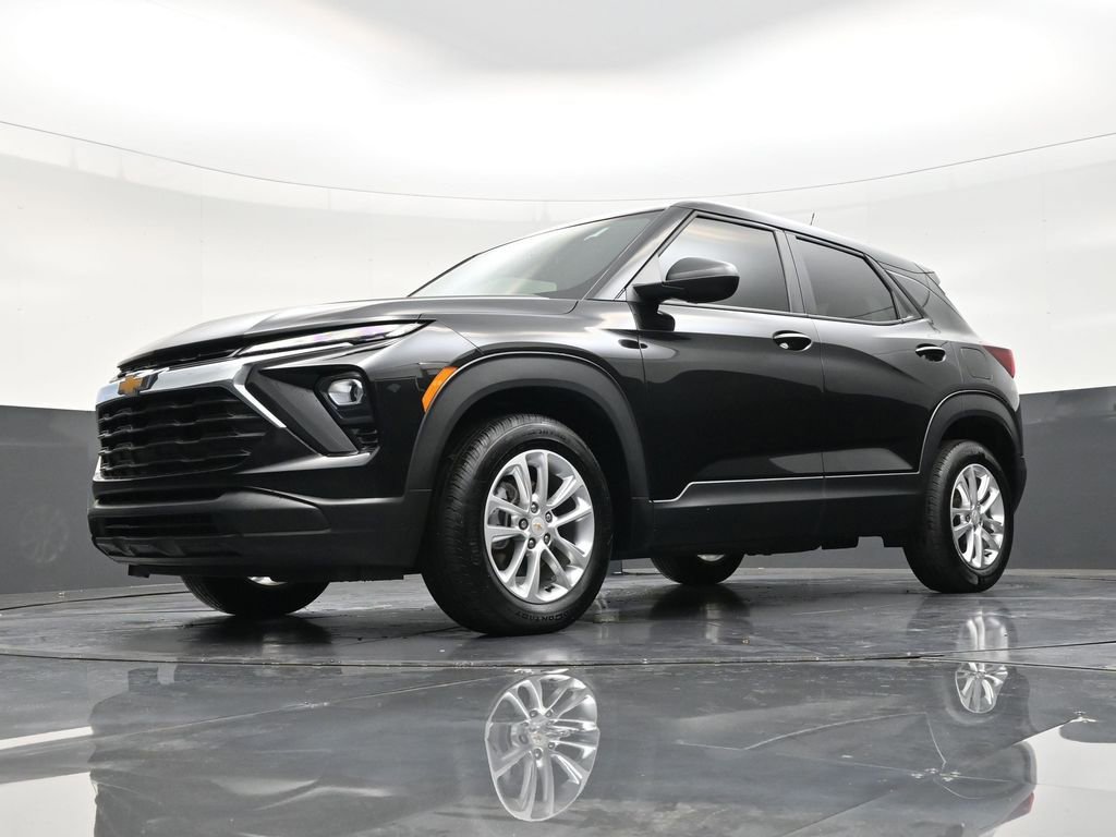 Used 2025 Chevrolet TrailBlazer LS FWD image 21