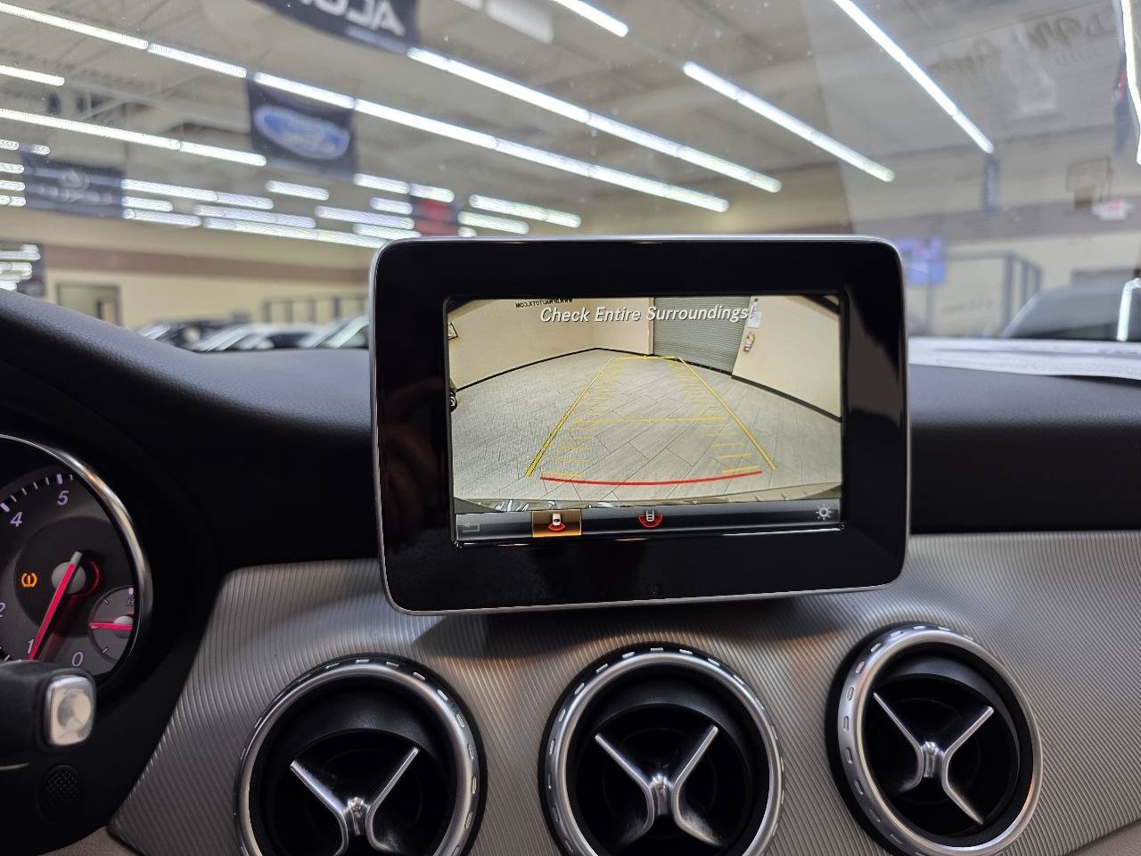 Used 2017 Mercedes-Benz GLA 250 w/ Premium Package image 33