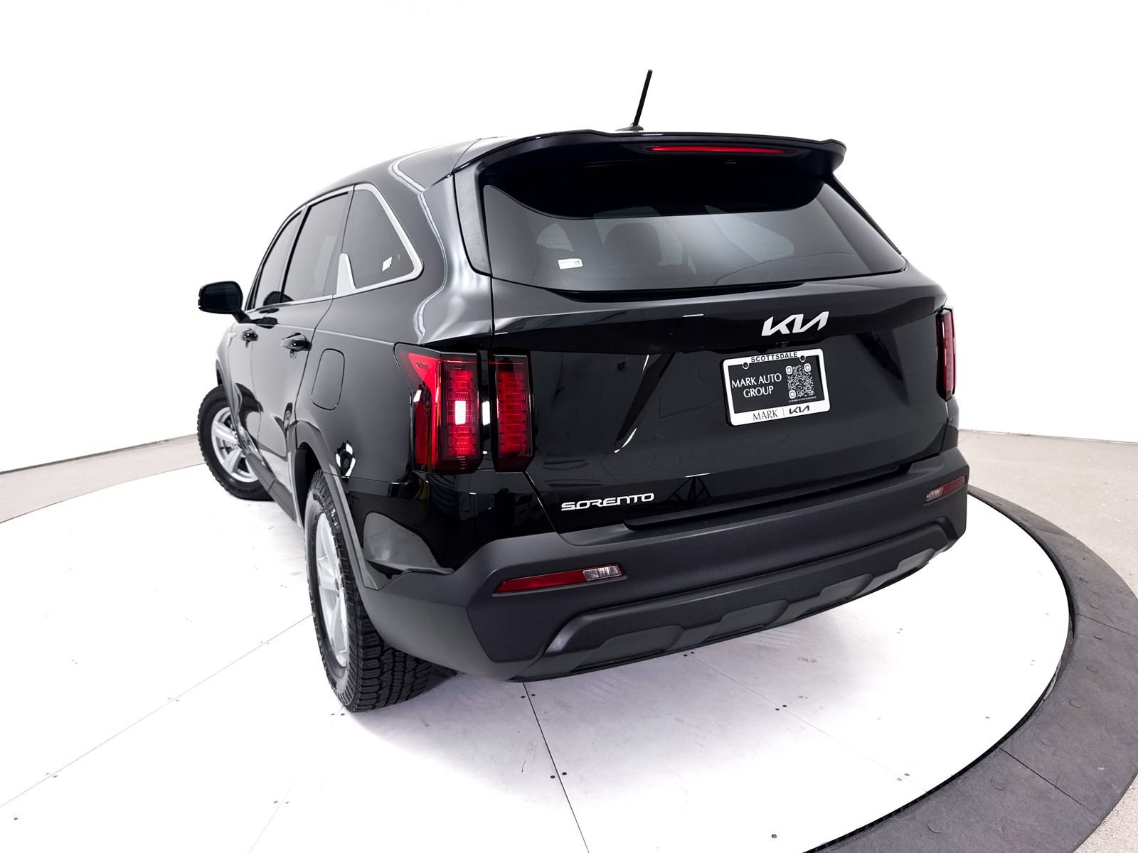 Certified 2023 Kia Sorento LX FWD image 6