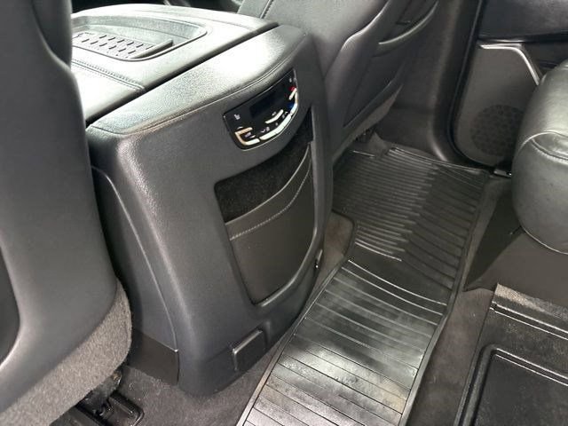 Used 2017 Cadillac Escalade Luxury image 34
