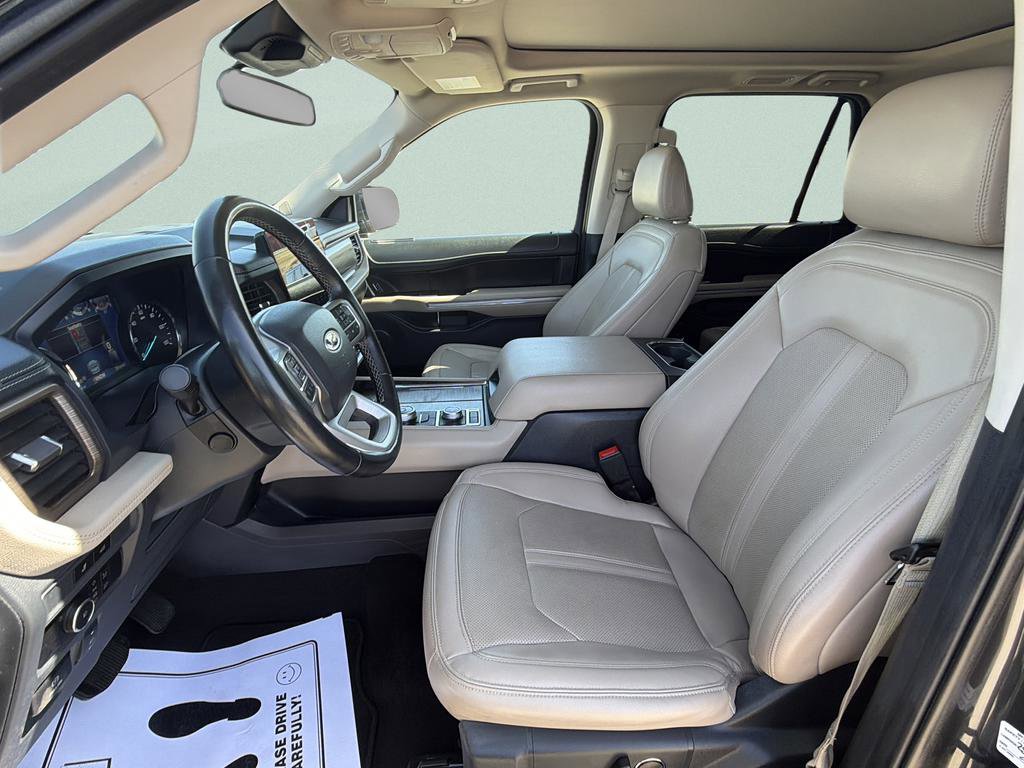 Used 2023 Ford Expedition Limited image 16
