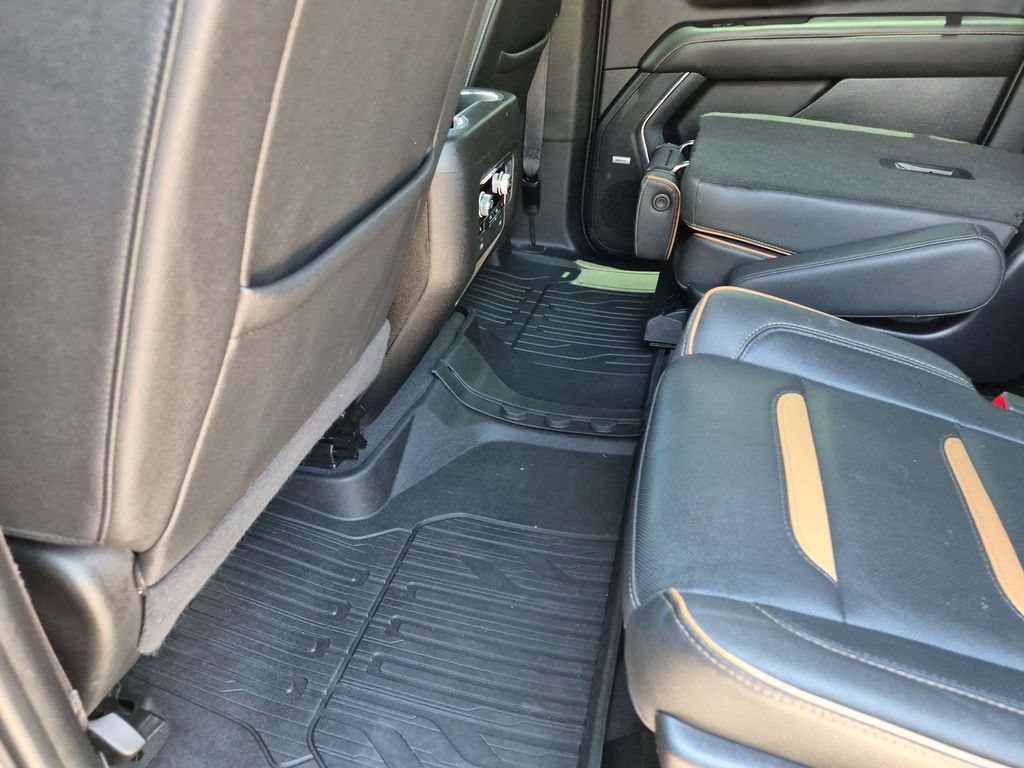 Used 2023 GMC Yukon XL AT4 w/ AT4 Premium Package AWD/4WD image 37