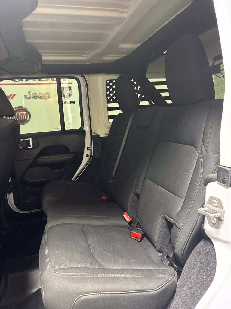 Used 2021 Jeep Wrangler Unlimited Sahara w/ Cold Weather Group AWD/4WD image 19