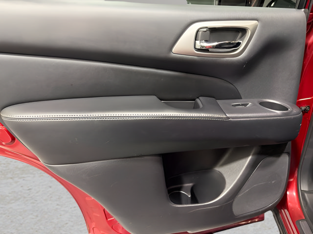Used 2014 Nissan Pathfinder SL w/ SL Tech Package FWD image 28