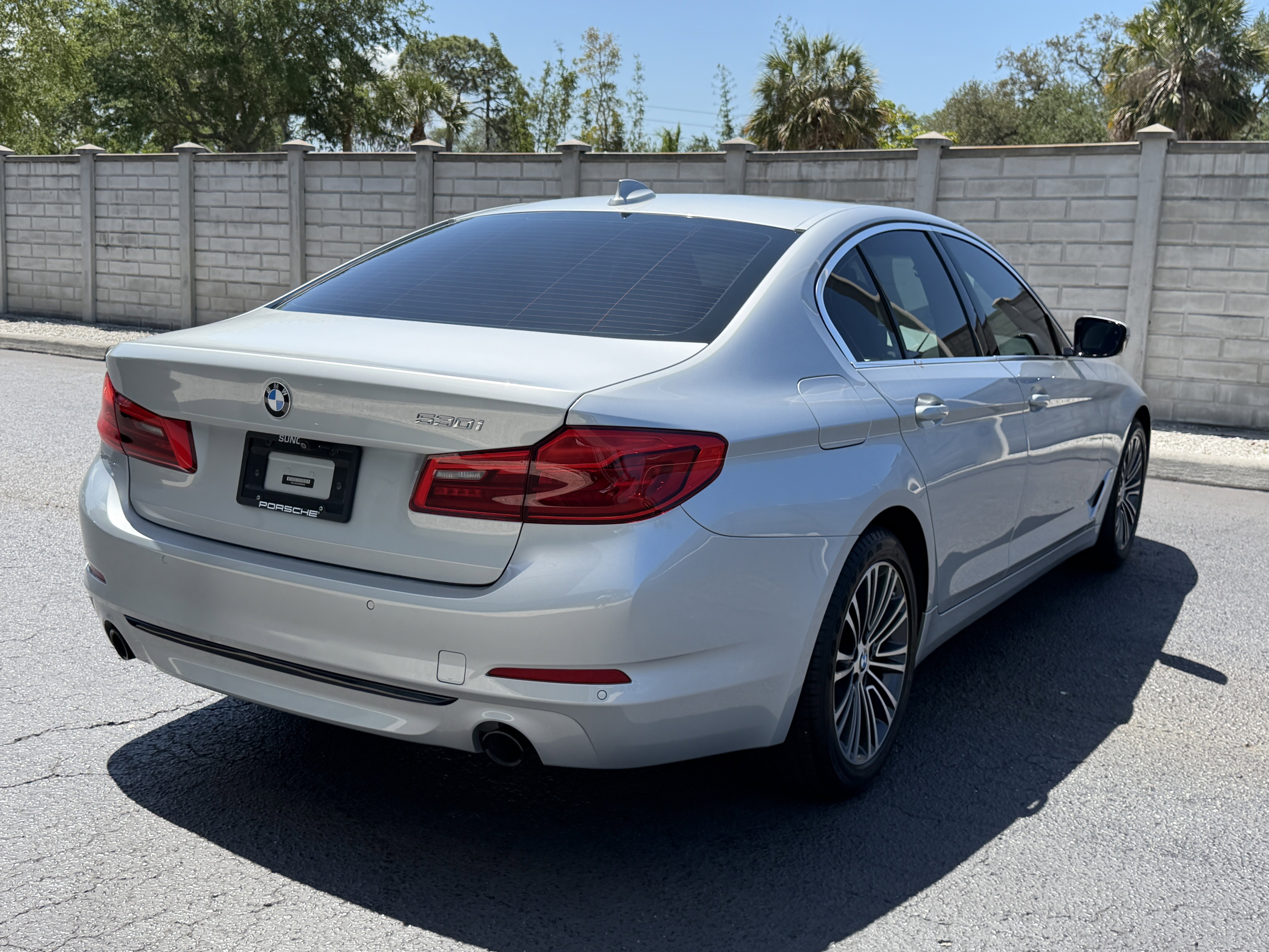 Used 2019 BMW 530i w/ Convenience Package RWD image 6