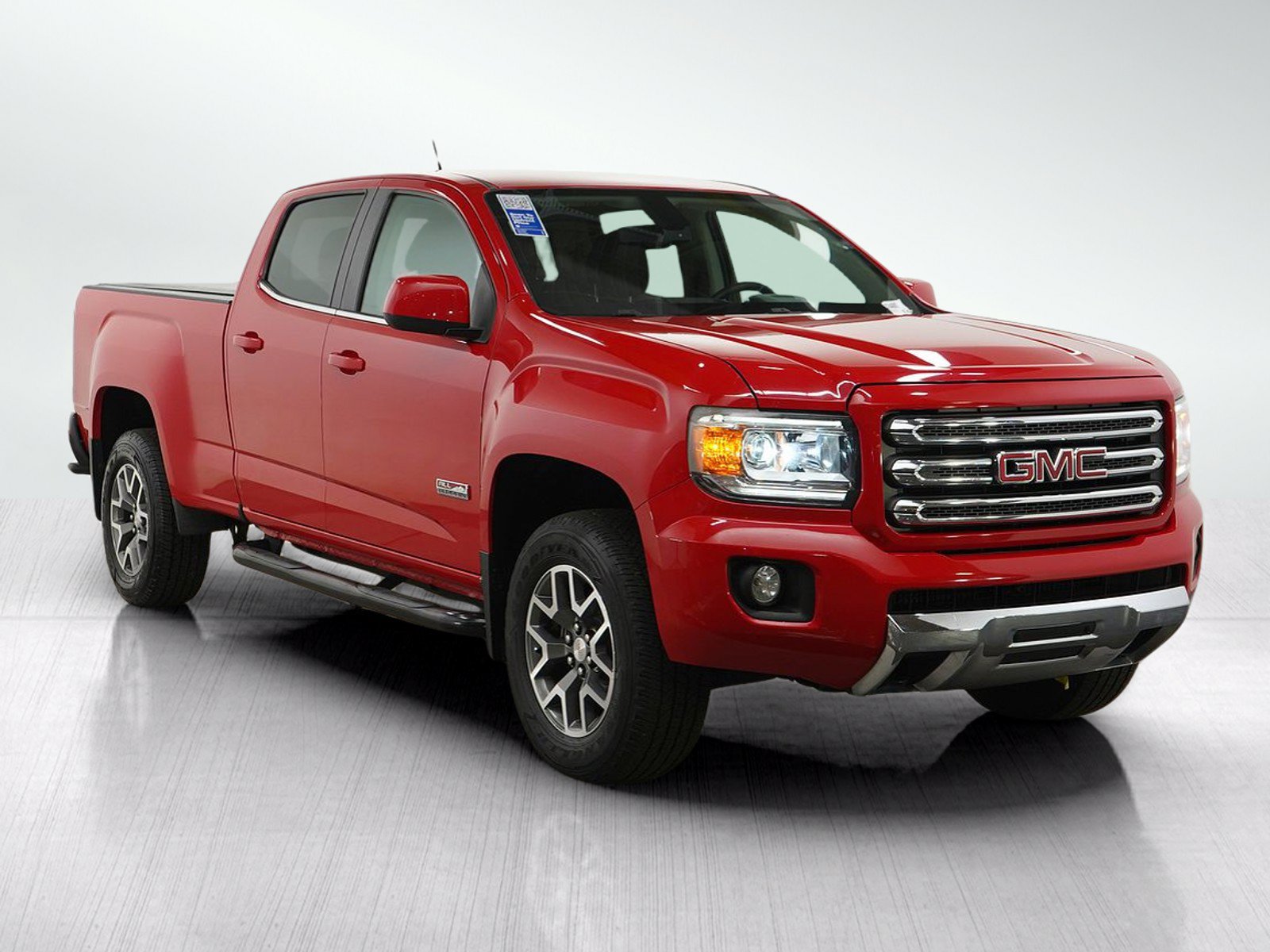 Used 2015 GMC Canyon SLE AWD/4WD image 9
