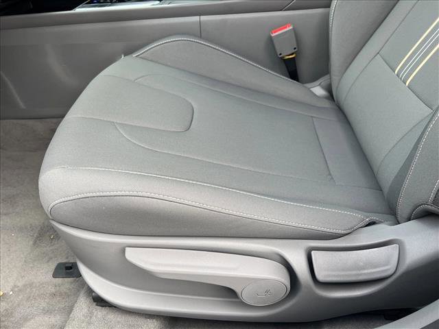 New 2025 Hyundai Elantra Sport w/ Cargo Package image 4