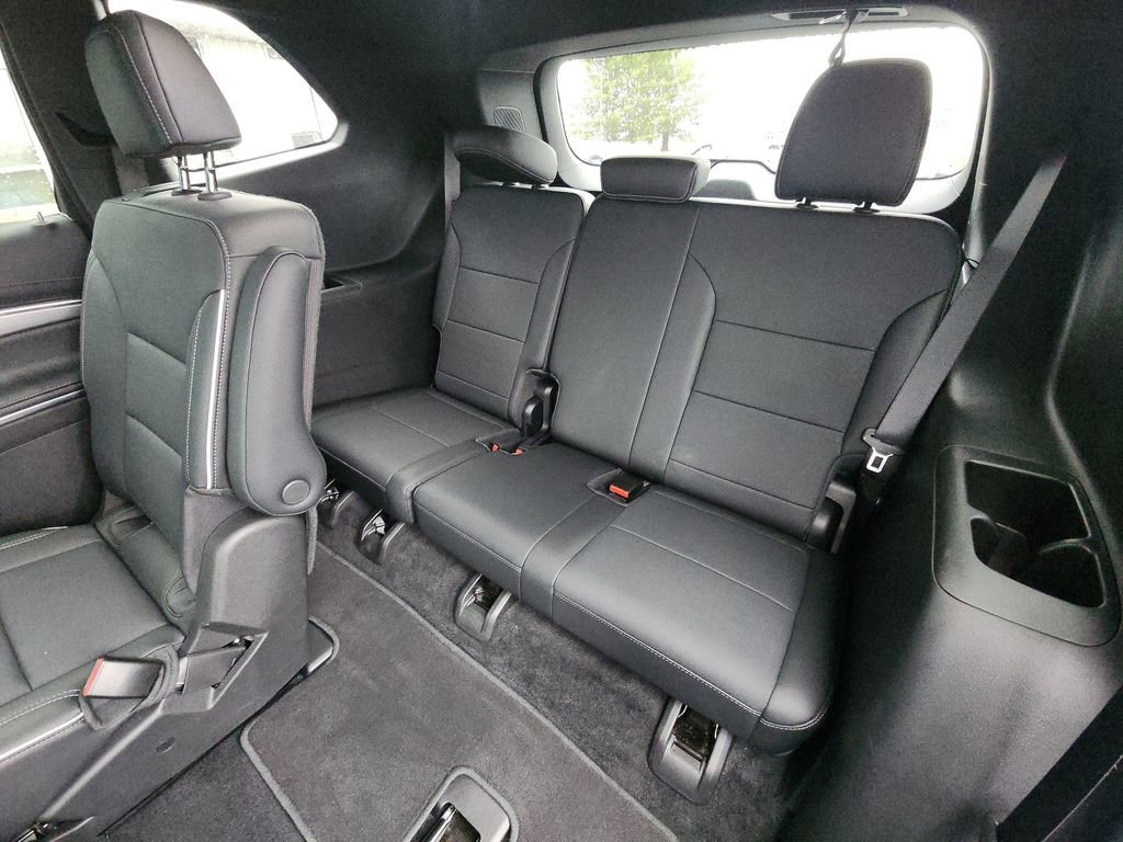 Used 2025 Buick Enclave Preferred AWD/4WD image 23