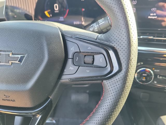 Used 2025 Chevrolet Trax RS w/ Sunroof Package FWD image 22