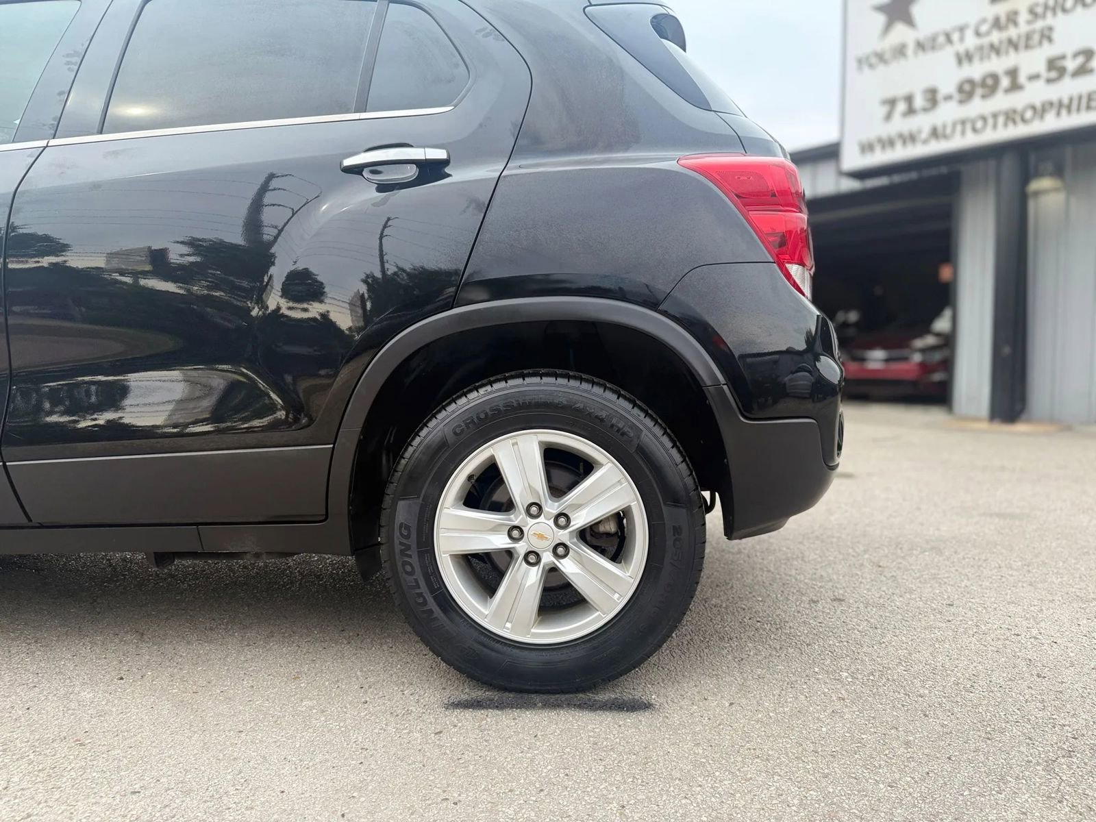 Used 2019 Chevrolet Trax LT w/ LT Convenience Package image 34