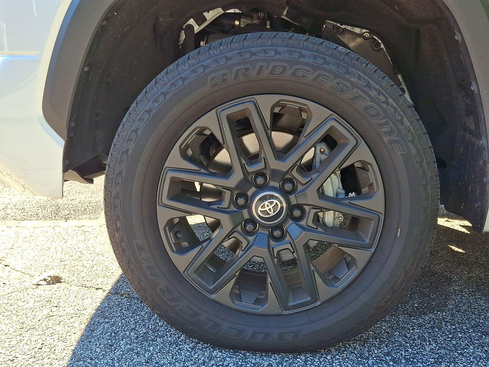 Used 2025 Toyota Tundra Limited AWD/4WD image 4