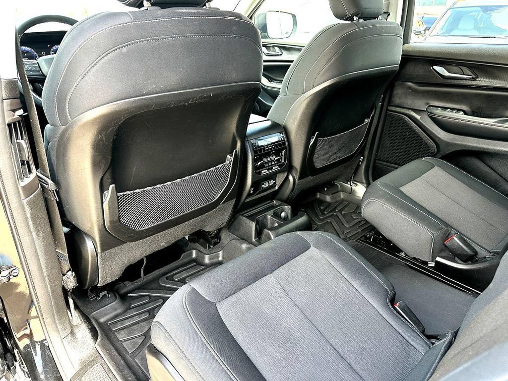 Used 2023 Jeep Grand Cherokee L Laredo w/ Luxury Tech Group I AWD/4WD image 20