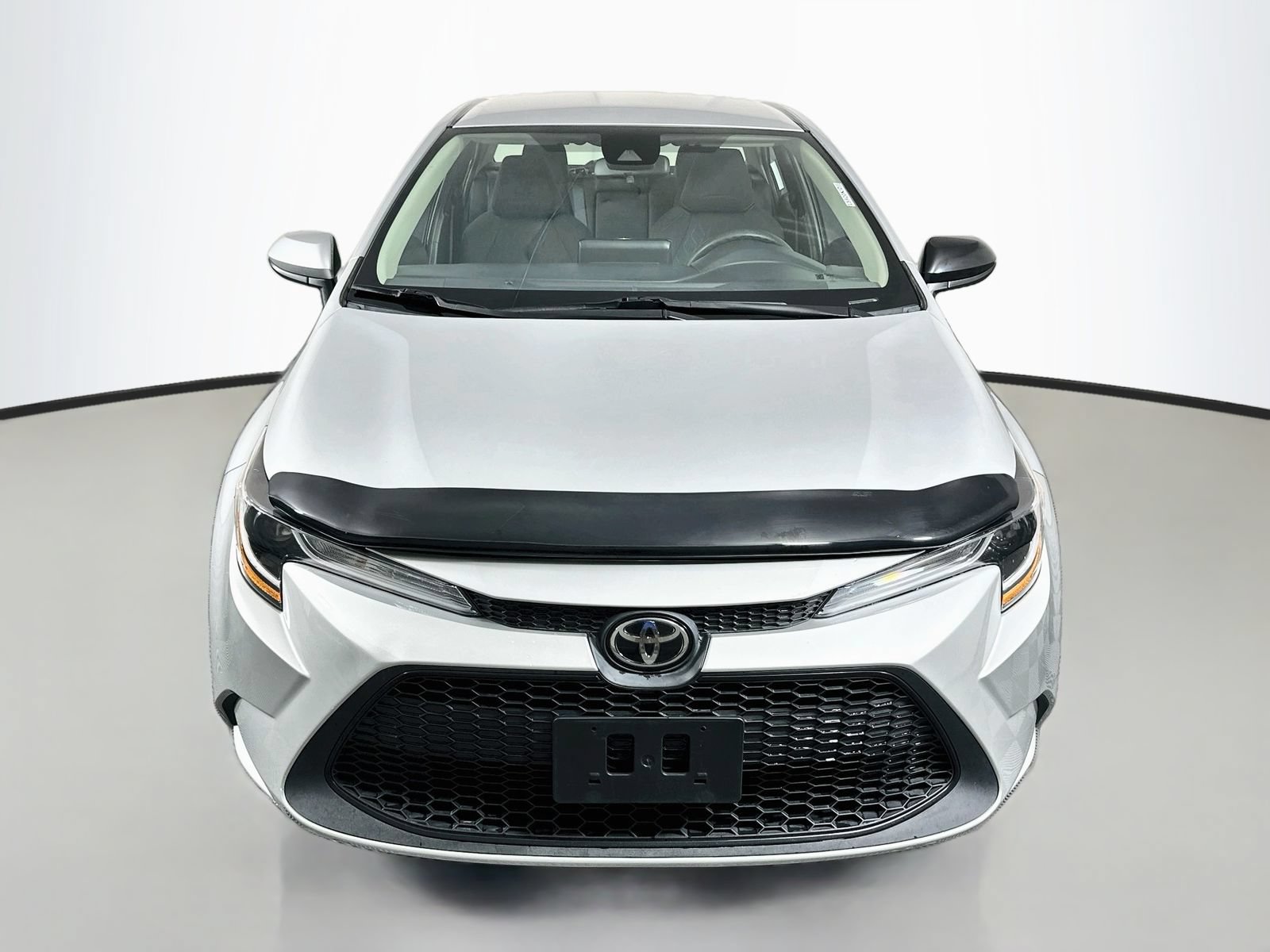 Used 2022 Toyota Corolla LE FWD image 2