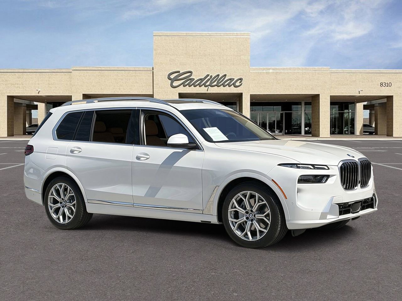 Used 2024 BMW X7 xDrive40i w/ Premium Package AWD/4WD image 3