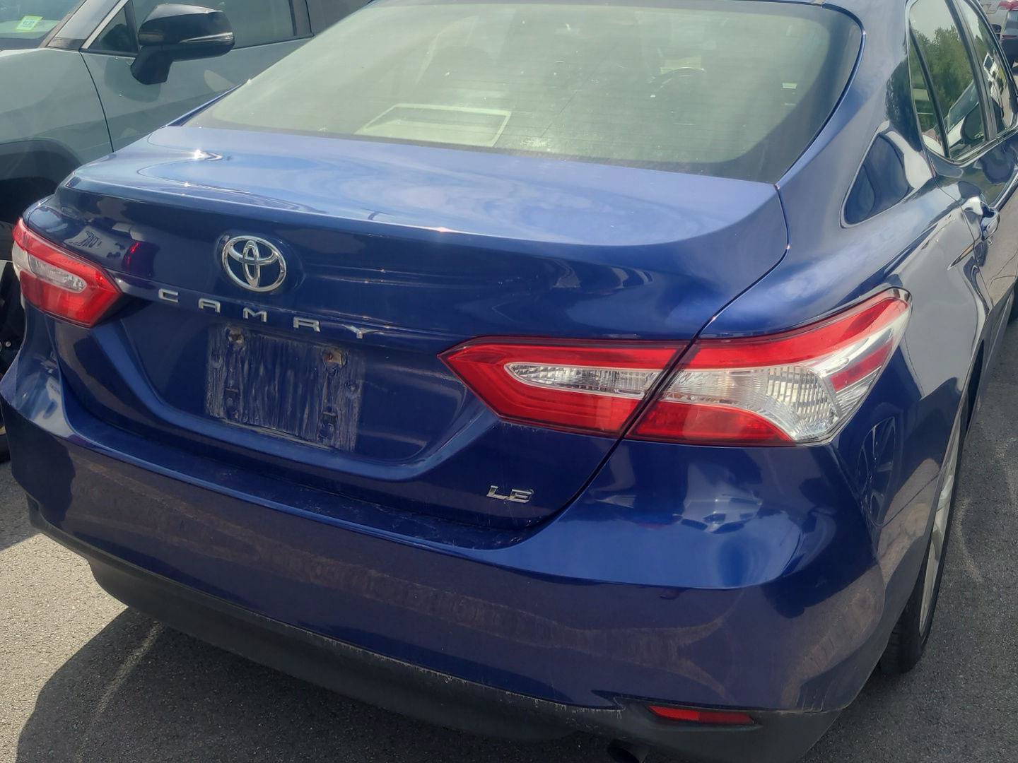 Used 2018 Toyota Camry LE FWD image 6
