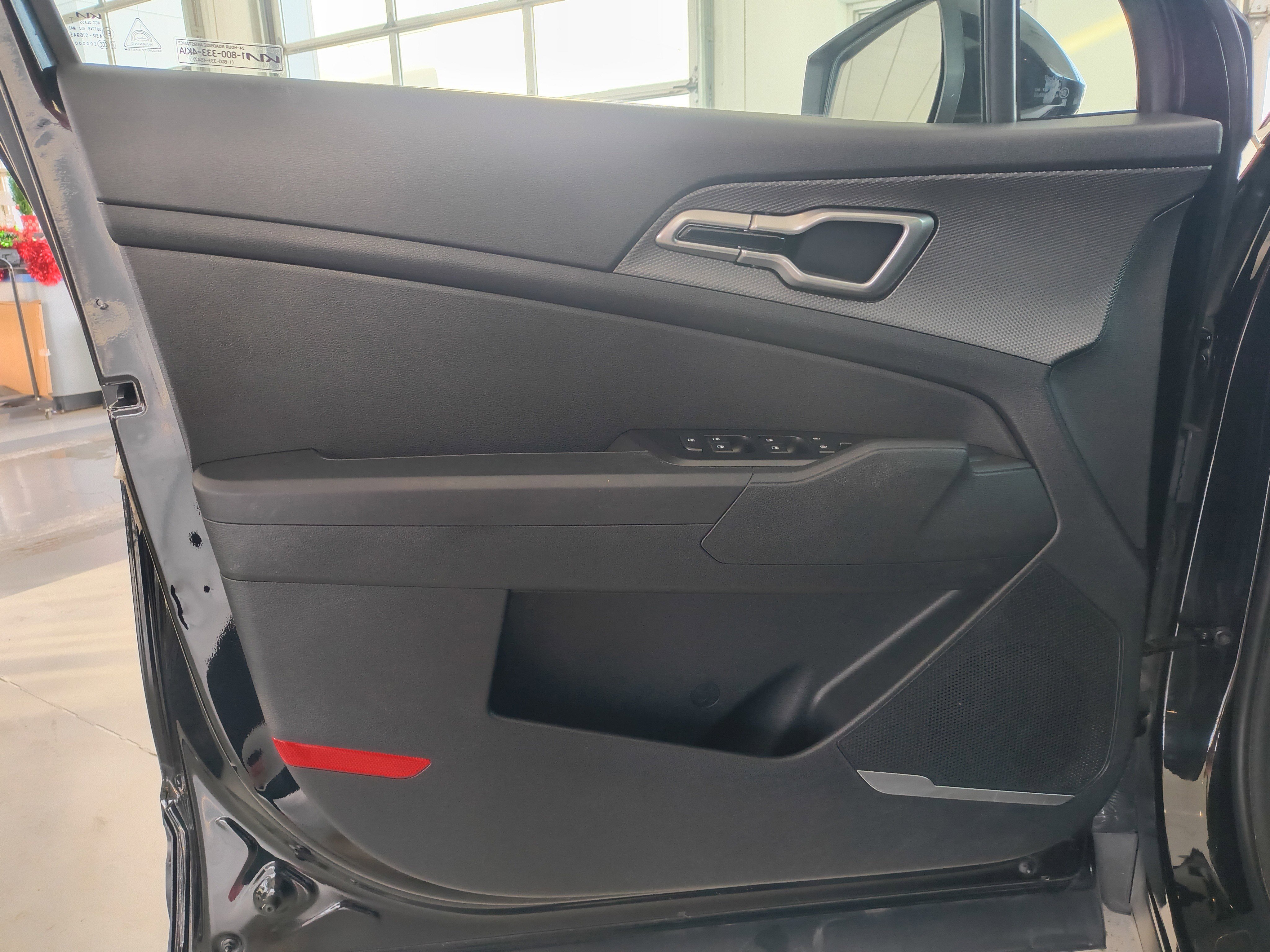 Used 2023 Kia Sportage LX image 11