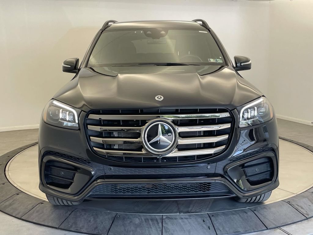 Used 2025 Mercedes-Benz GLS 580 4MATIC image 8