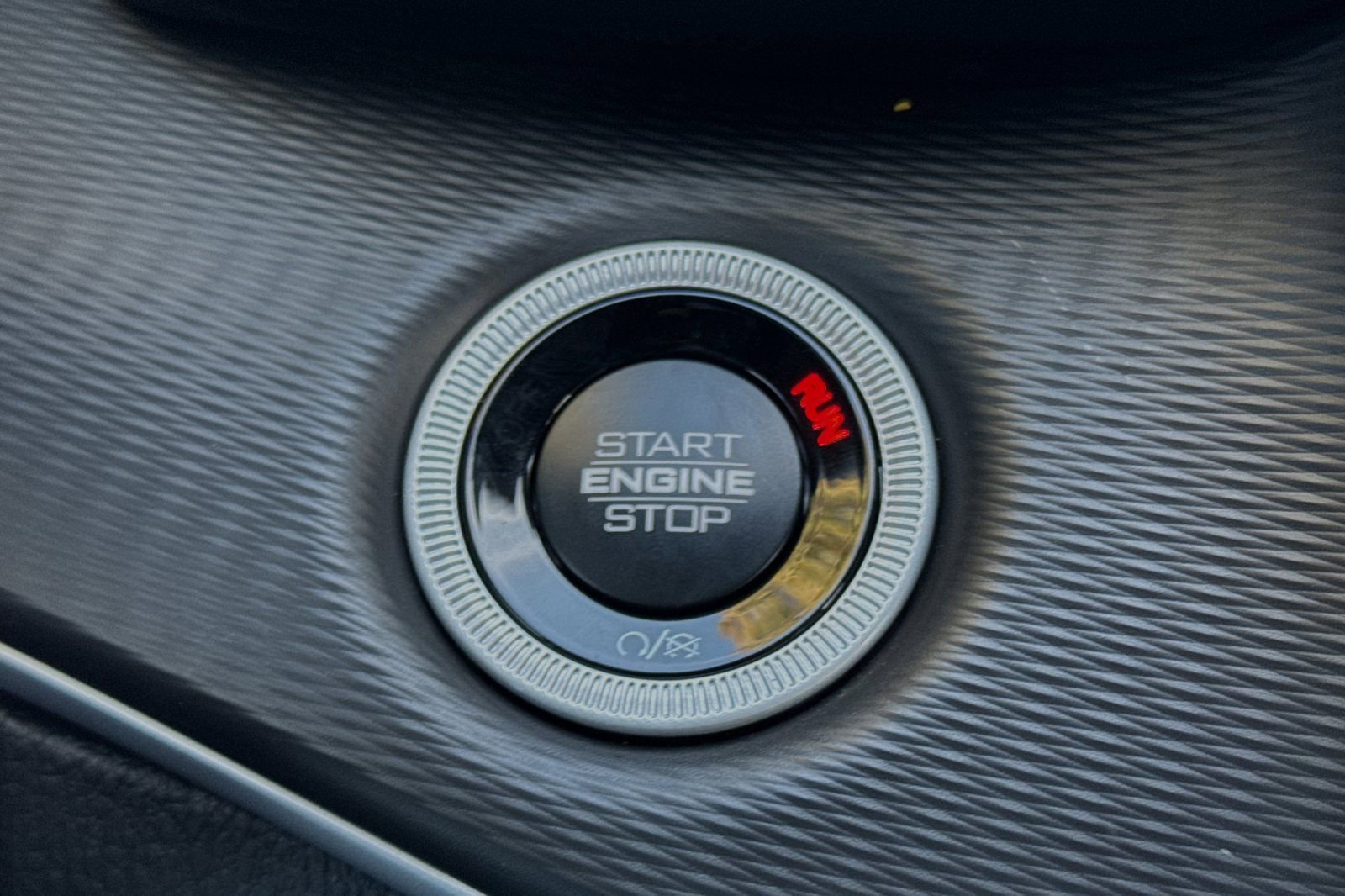 Used 2025 Jeep Grand Cherokee Laredo X image 21