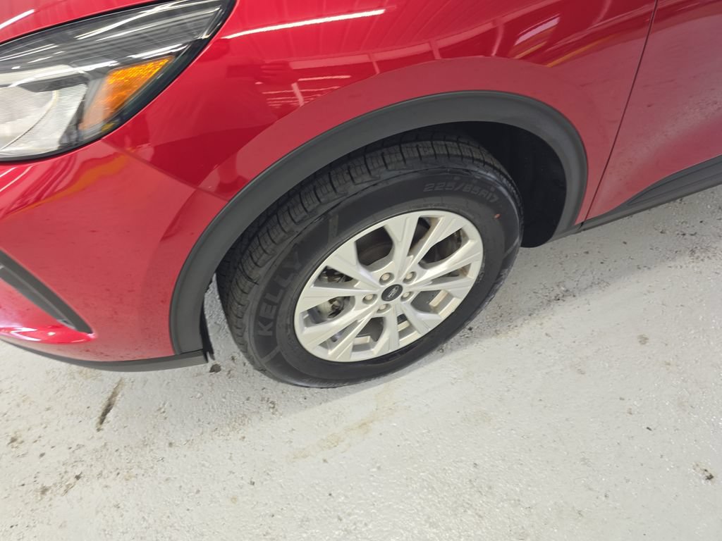 Used 2023 Ford Escape Active w/ Tech Pack #2 AWD/4WD image 9