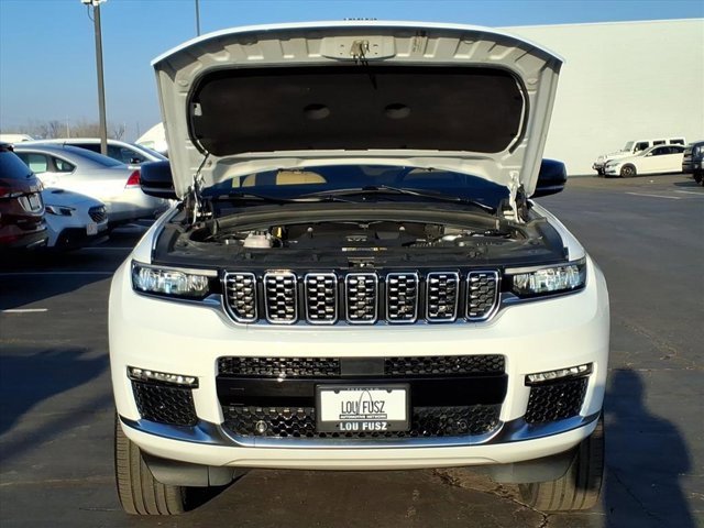 Used 2023 Jeep Grand Cherokee L Summit w/ Luxury Tech Group V image 34