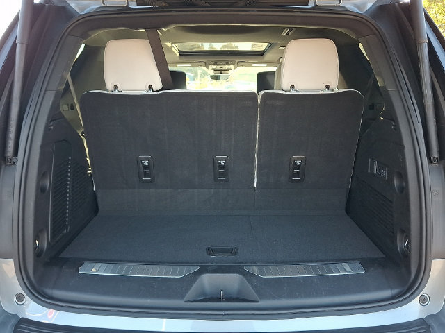 Used 2025 Chevrolet Tahoe Premier AWD/4WD image 31