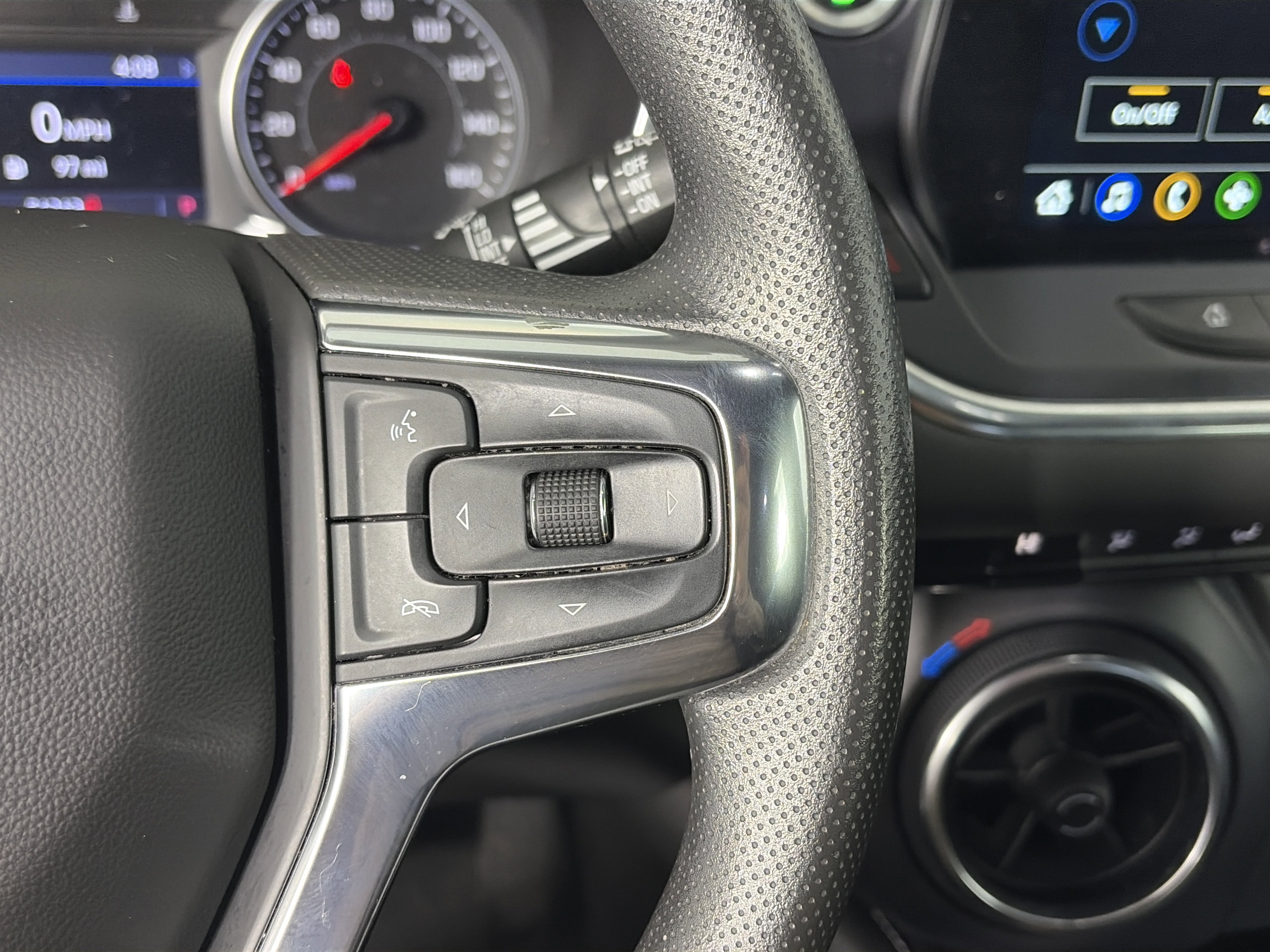 Used 2023 Chevrolet Blazer LT image 27