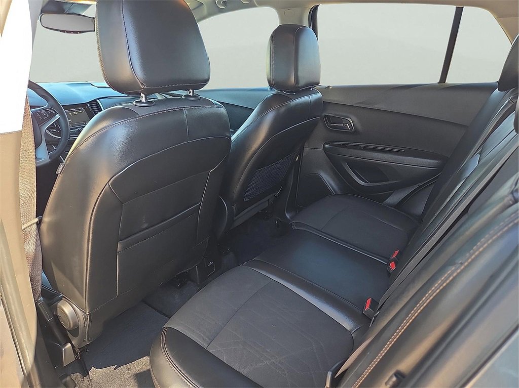 Used 2018 Chevrolet Trax LT w/ LT Convenience Package image 9