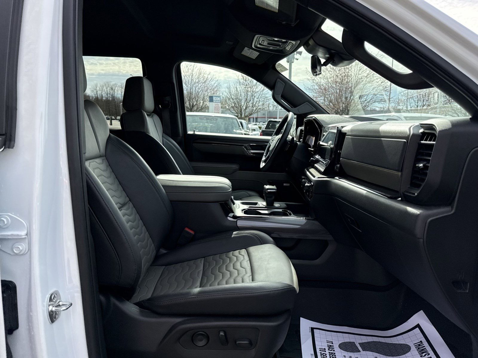 Used 2025 Chevrolet Silverado 1500 ZR2 w/ Technology Package image 24
