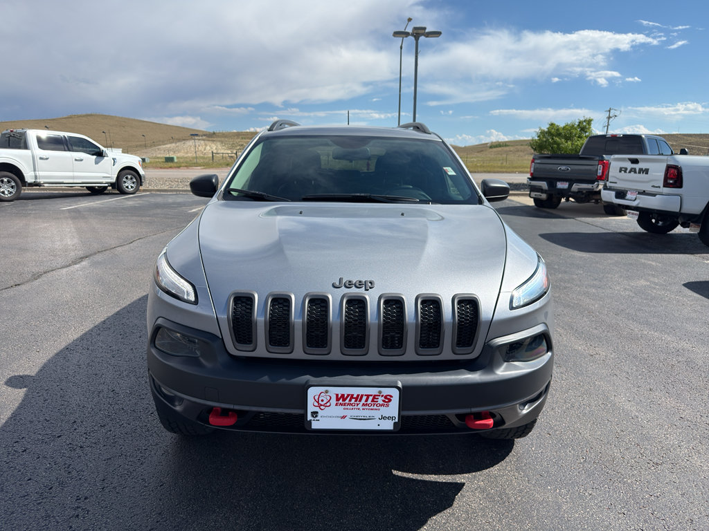 Used 2017 Jeep Cherokee Trailhawk w/ Cold Weather Group AWD/4WD image 2