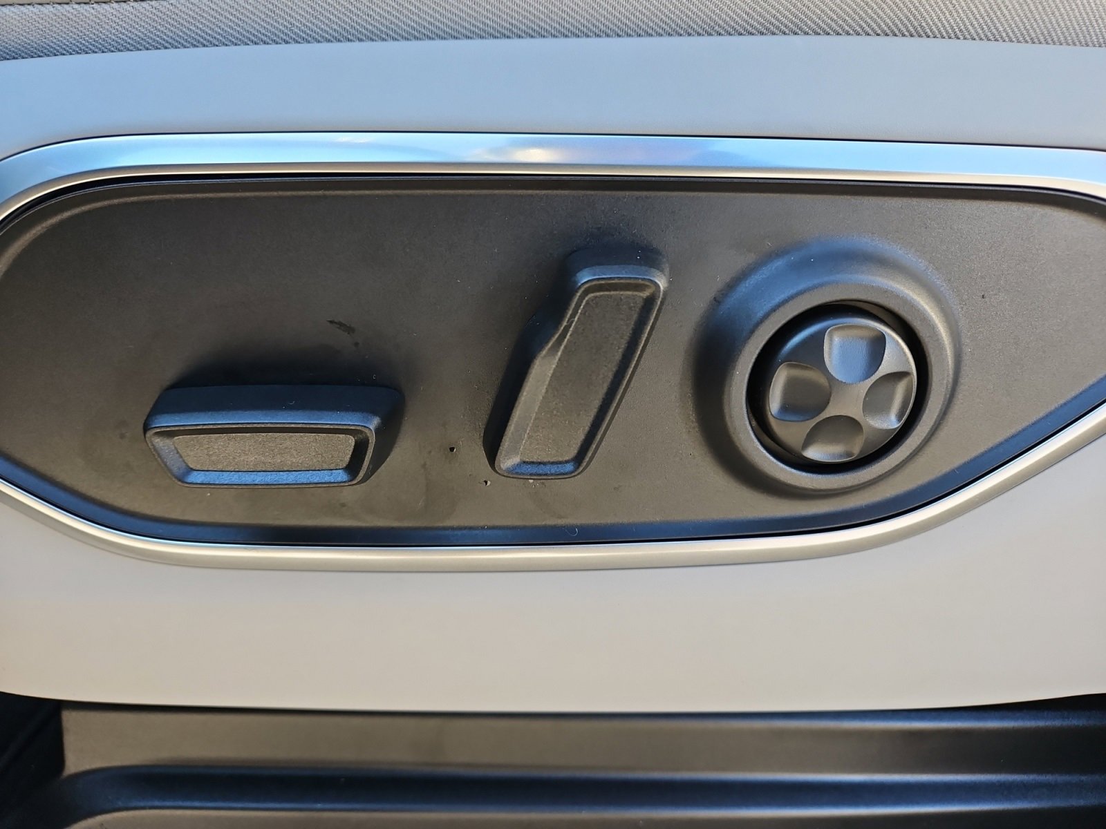 New 2025 Jeep Wagoneer 4WD w/ Premium Group I image 21