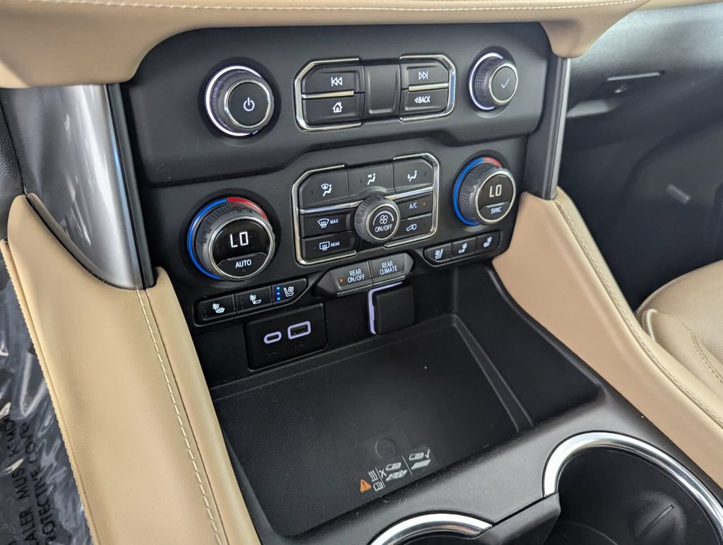 Used 2024 Chevrolet Tahoe Premier AWD/4WD image 20